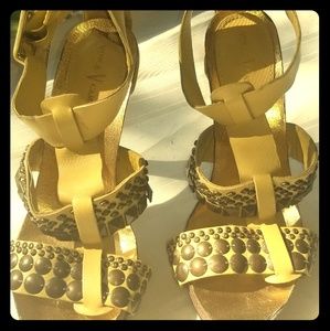 *PREOWNED* Vince Camuto Yellow Strappy Sandals